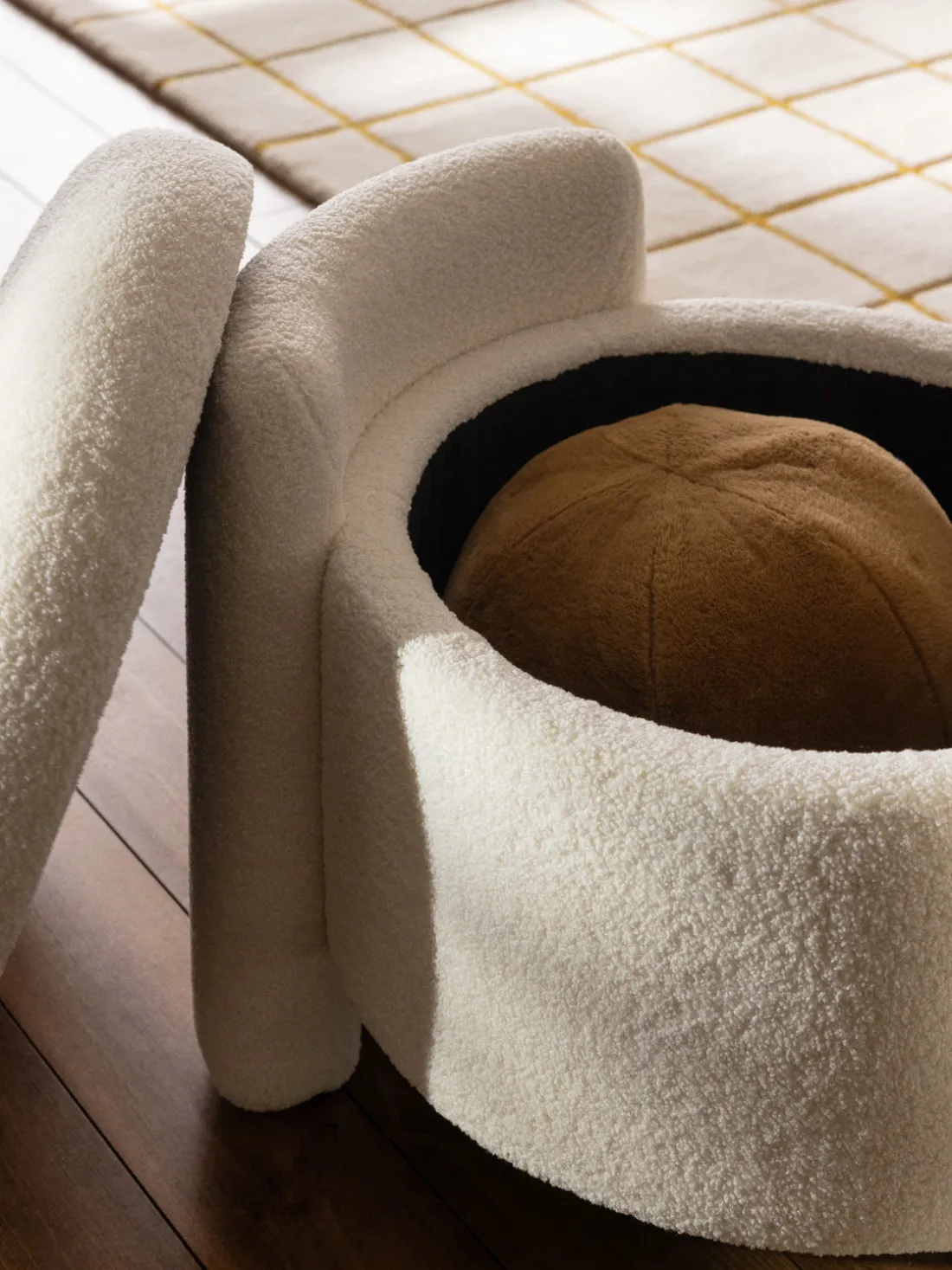 Puf de borreguillo con espacio de almacenaje Benji