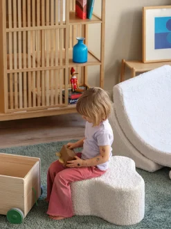 Puf infantil artesanal de borreguillo Cloud