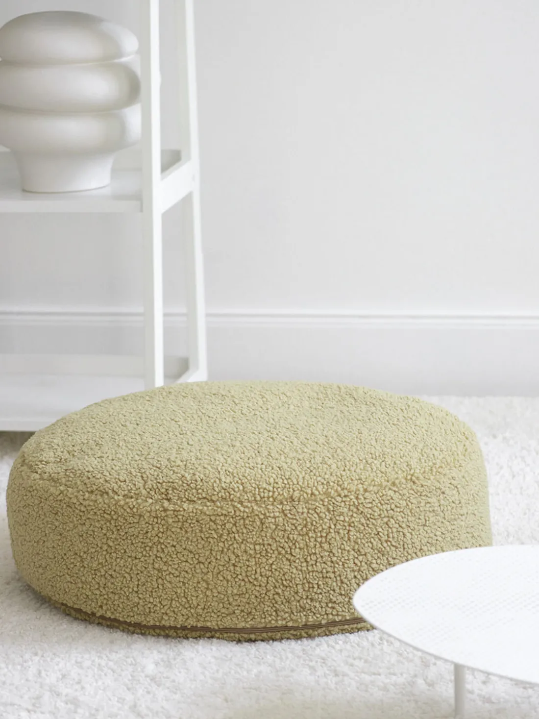 Puf infantil de borreguillo Sugar, Ø 65 cm