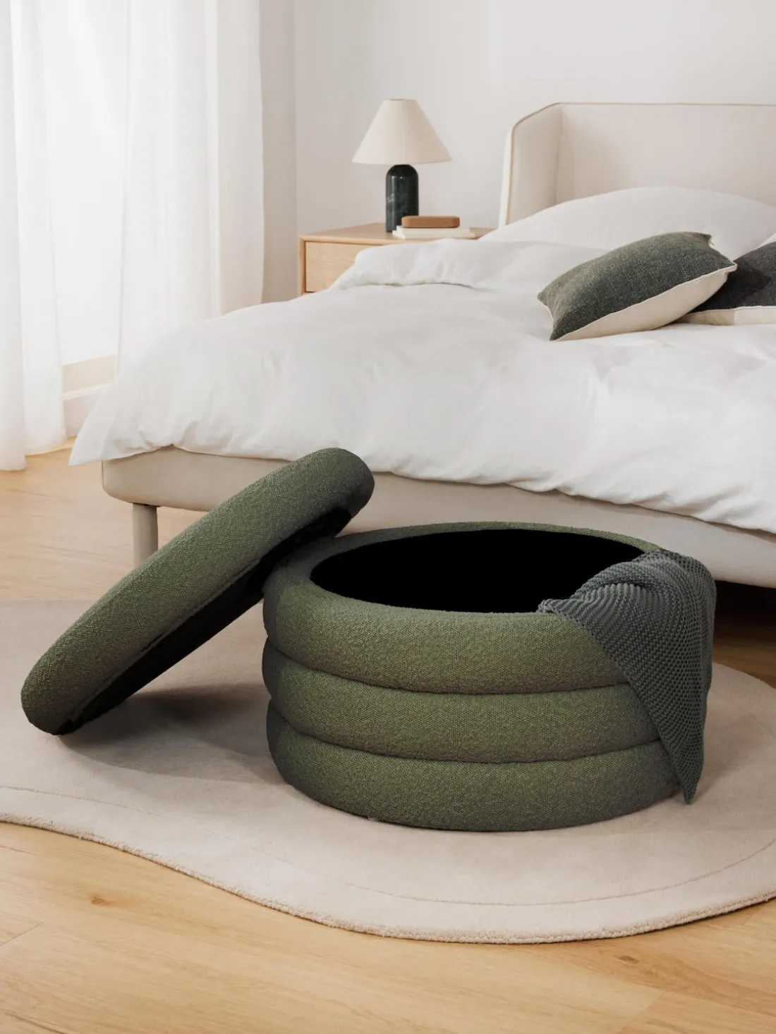 Puf reposapiés grande en tejido bouclé con espacio de almacenamiento Alto