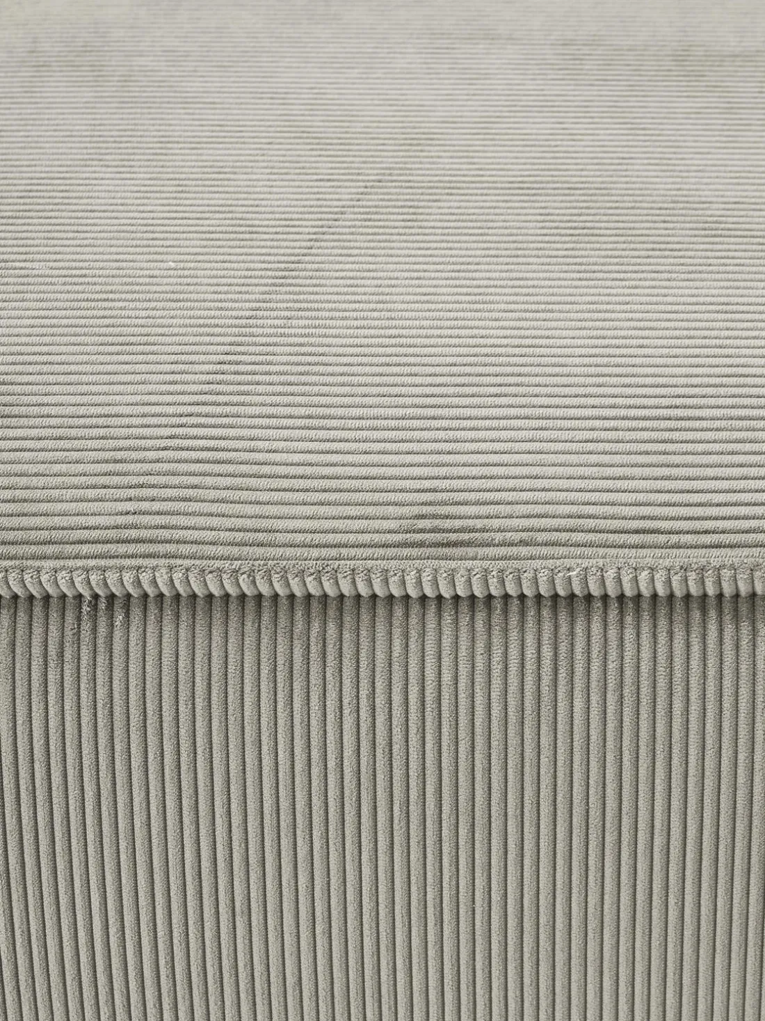 Reposapiés puf de pana Lennon