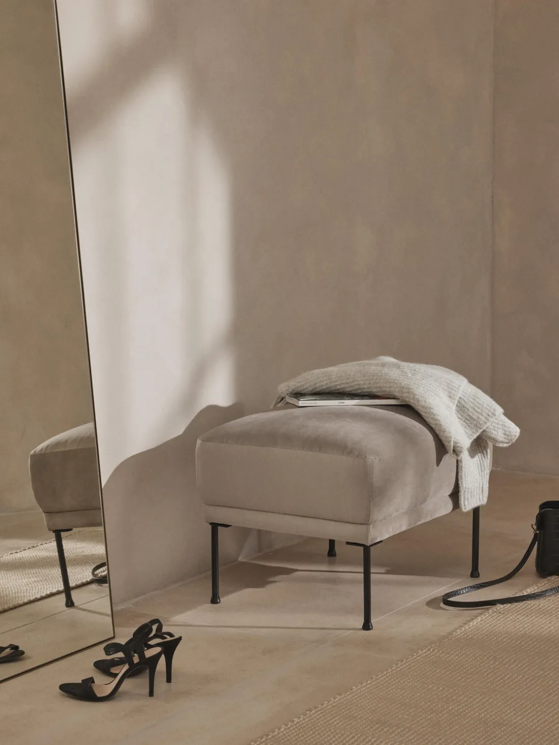 Reposapiés puf de terciopelo Fluente