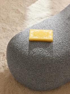 Reposapiés puf grande en tejido bouclé Alba