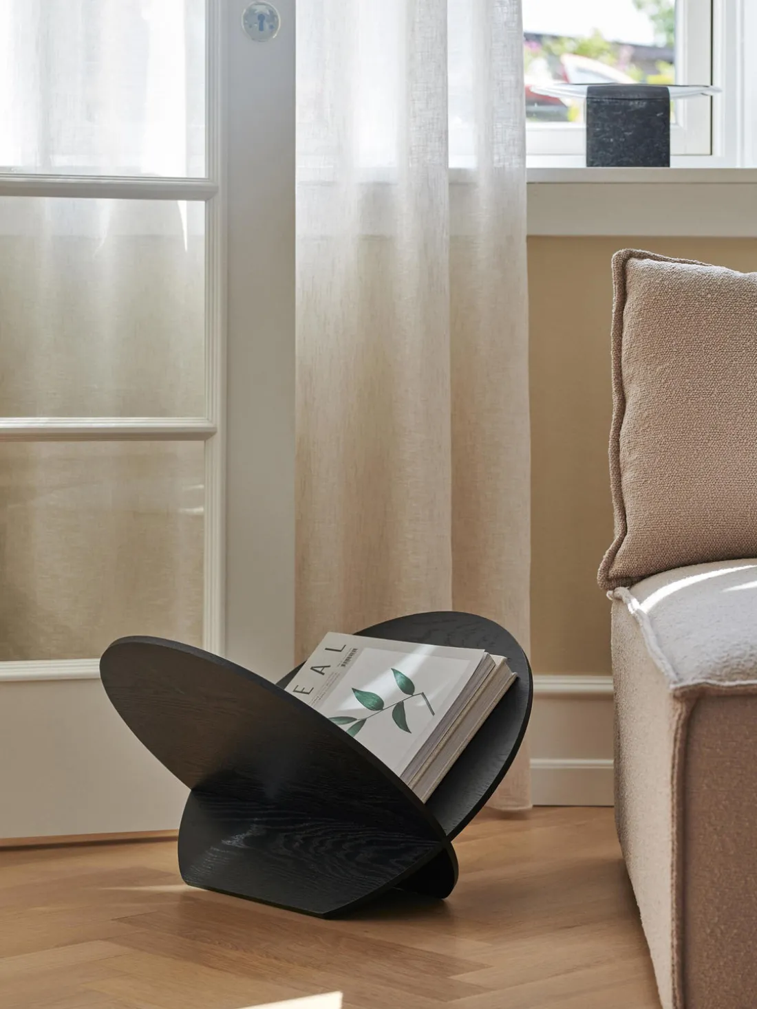 Revistero de madera Silia