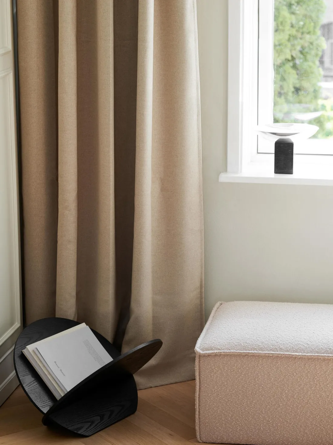 Revistero de madera Silia