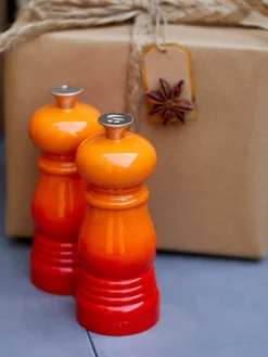 Salero y pimentero con molinillo de cerámica Creuset, 2 uds.