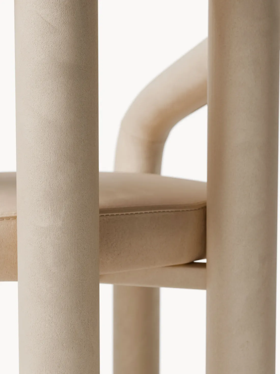 Silla con reposabrazos de terciopelo Calan