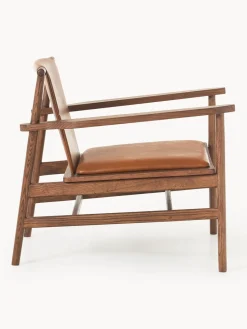 Silla con reposabrazos de madera de fresno y asiento de cuero Hayo