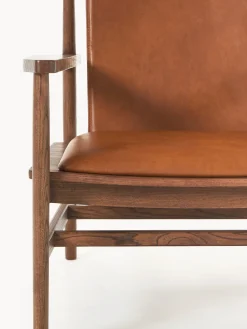 Silla con reposabrazos de madera de fresno y asiento de cuero Hayo