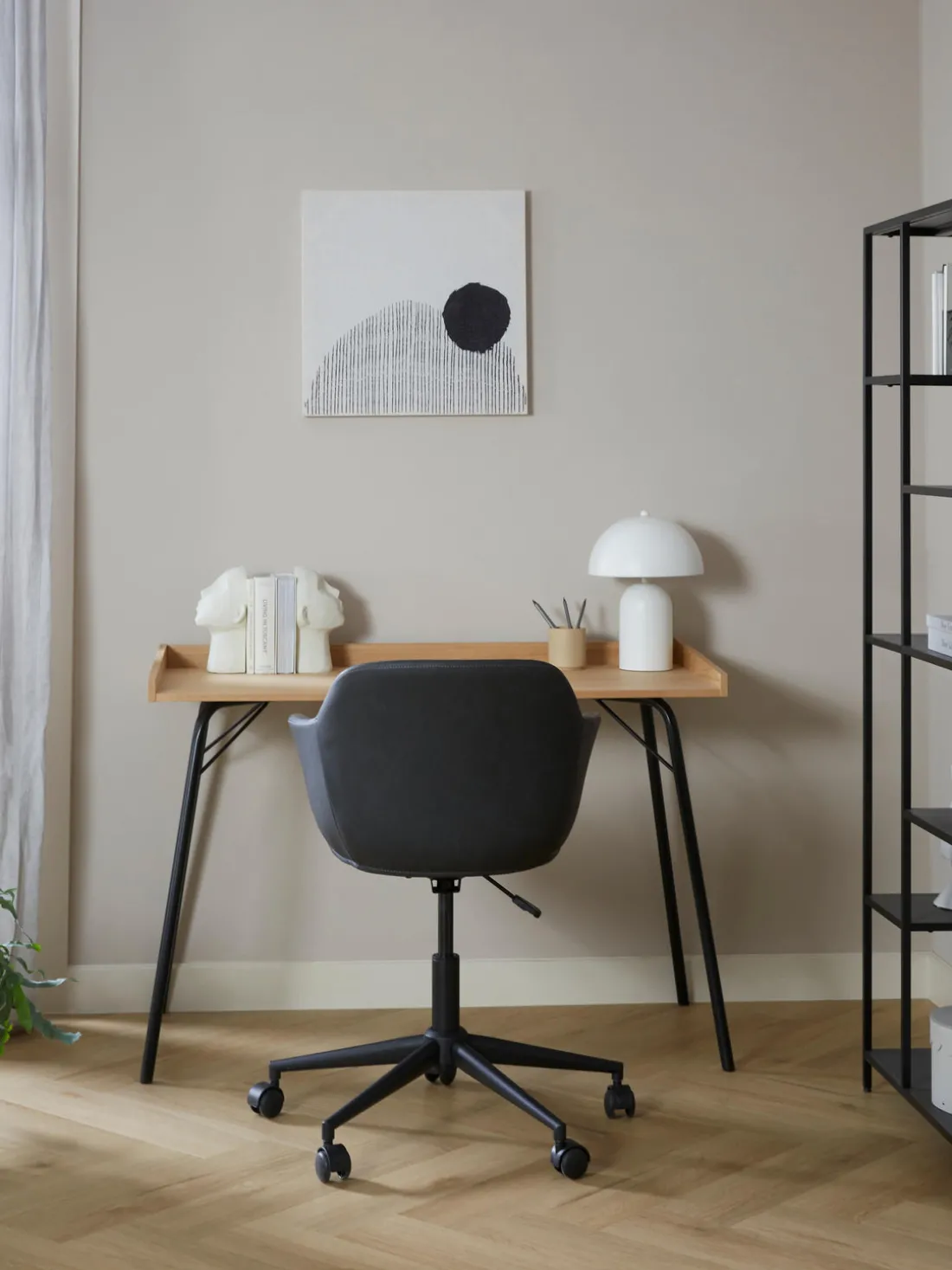 Silla de escritorio con asiento estrecho de cuero sintético Fiji