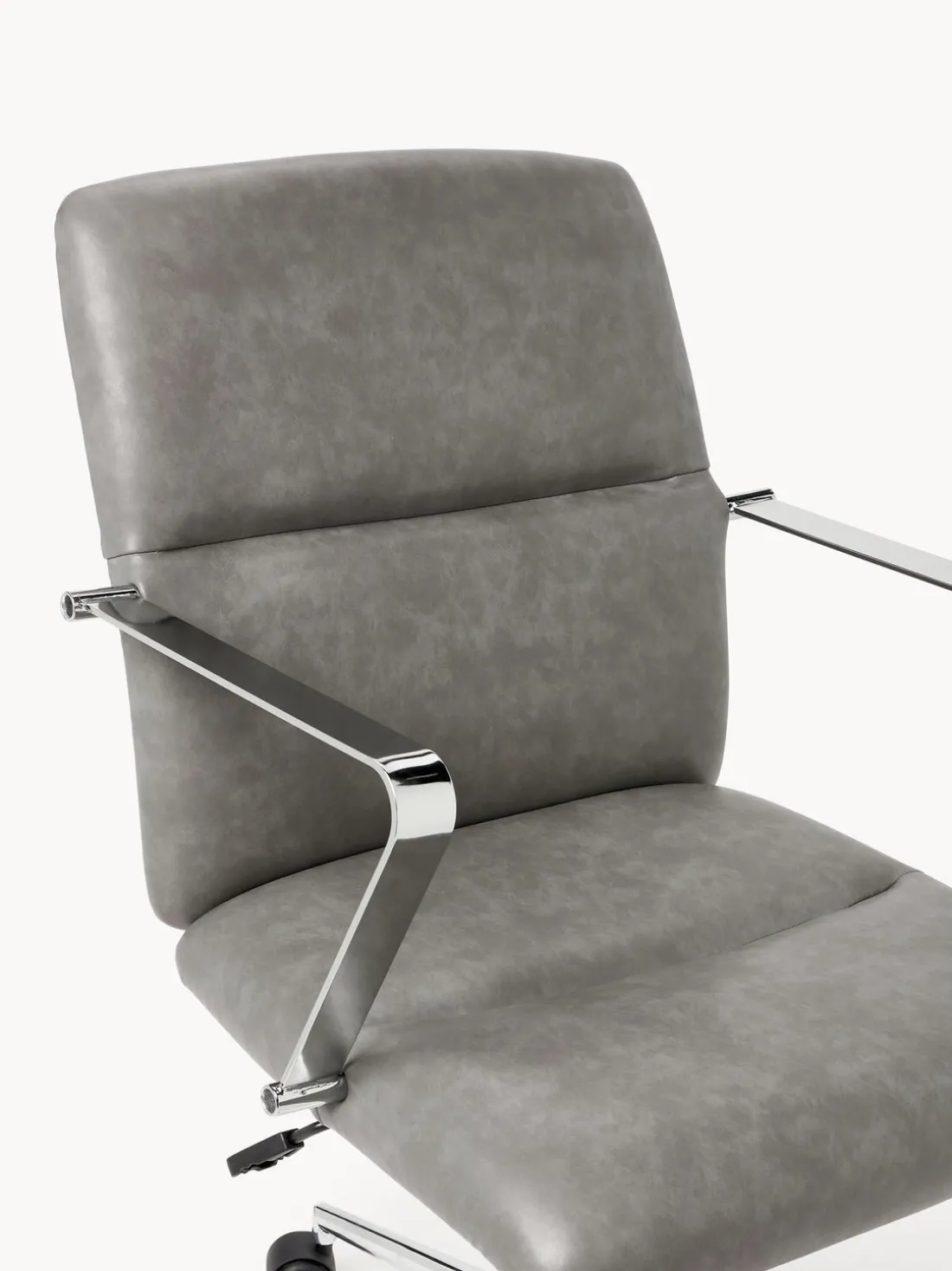 Silla de escritorio de cuero sintético con reposabrazos Reto, altura regulable