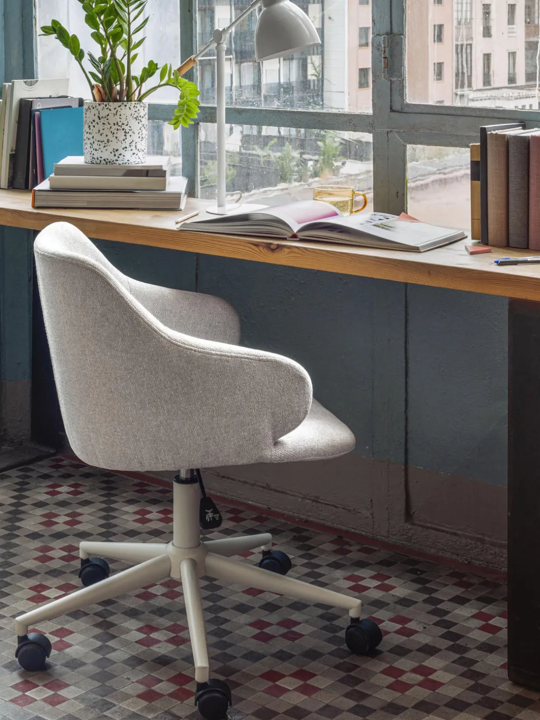 Silla de escritorio tapizada regulable en altura Einara