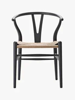 Silla de madera con asiento tejido a mano CH24