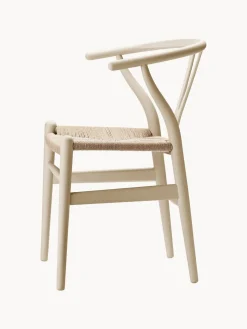 Silla de madera con asiento tejido a mano CH24
