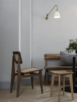 Silla de madera de nogal con tejido vienés C-Chair