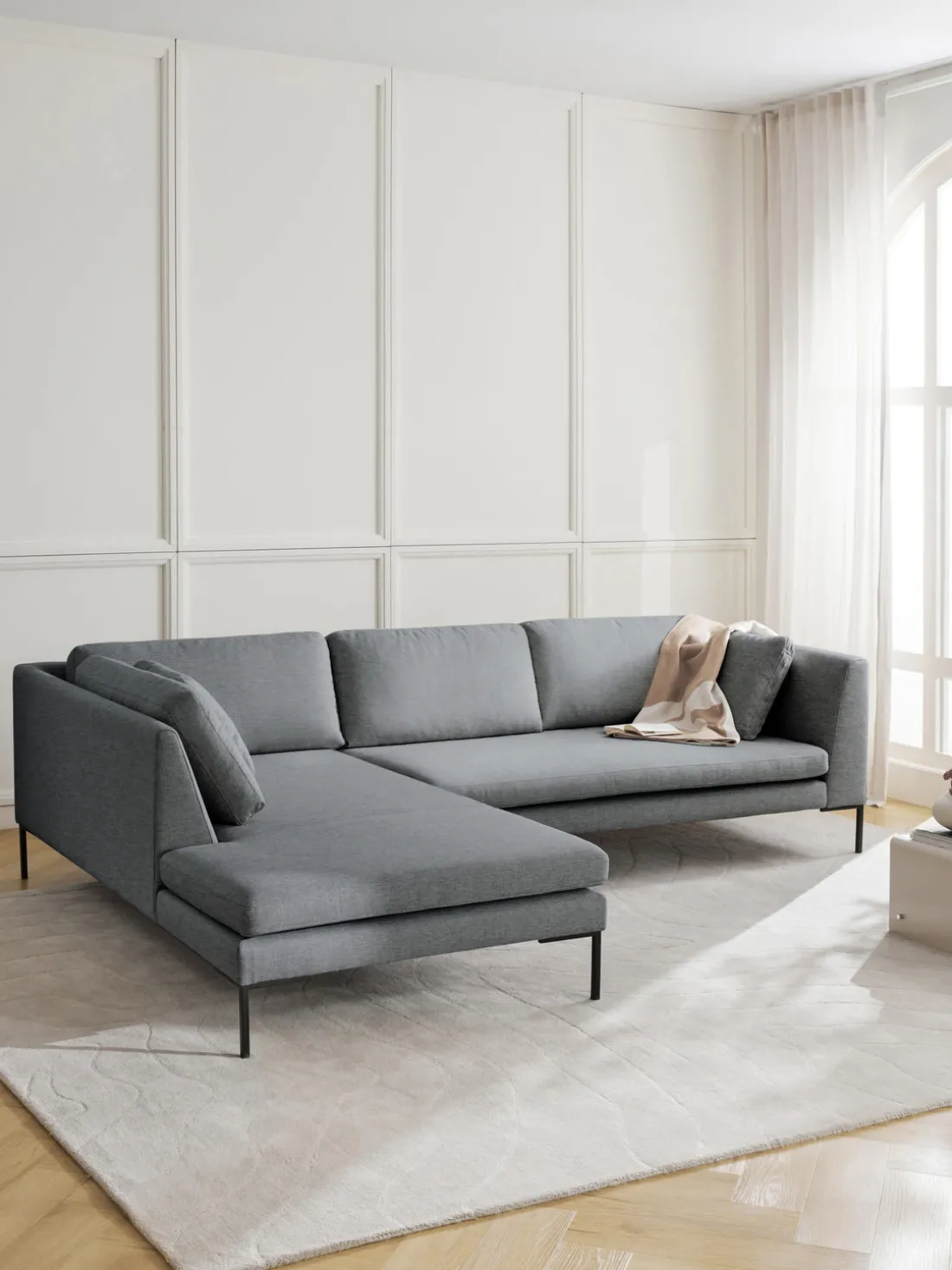 Sofá rinconera con patas de metal Emma