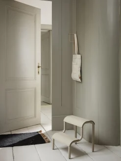 Taburete infantil de metal Up Step