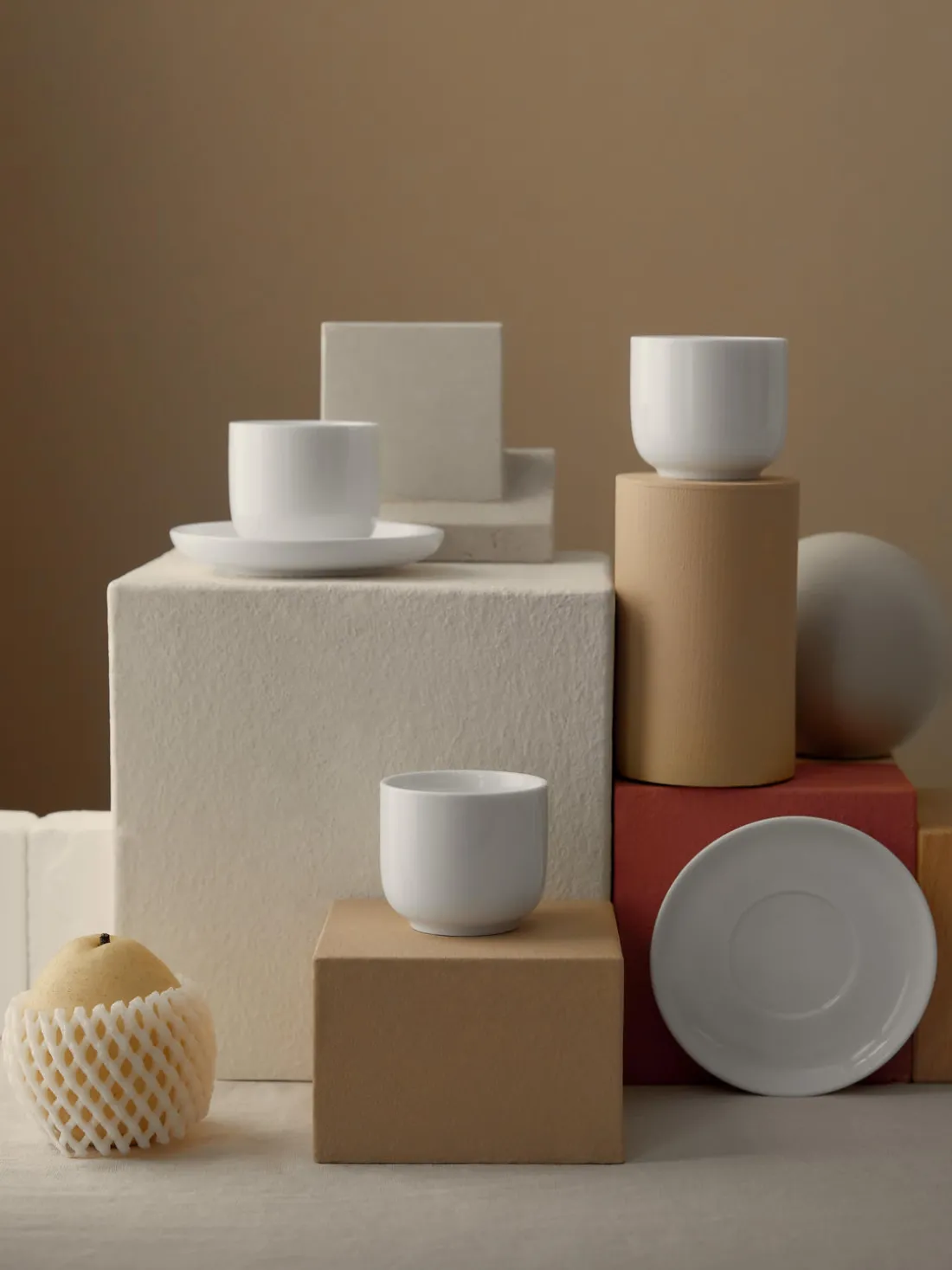 Tazas de café espresso de porcelana con platitos Nessa, 4 uds.