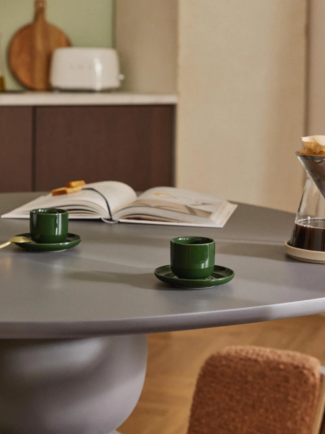 Tazas de café espresso de porcelana con platitos Nessa, 4 uds.