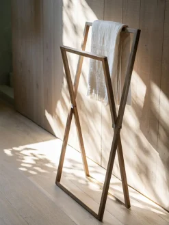 Toallero de madera de acacia Naja