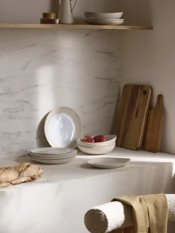 Vajilla artesanal con esmalte reactivo Alcina, 4 comenzales (12 pzas.)