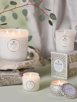 Vela perfumada artesanal Maison Blanc (eucalipto, cardamomo, salvia y corteza de hinoki)