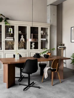 Vitrina de madera de pino Chow