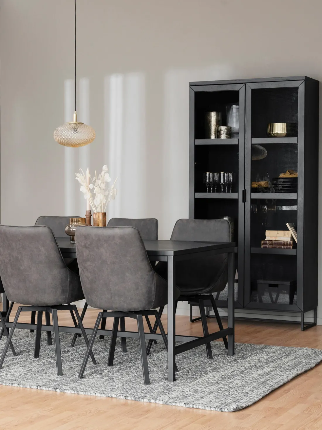 Vitrina de madera de roble Everett