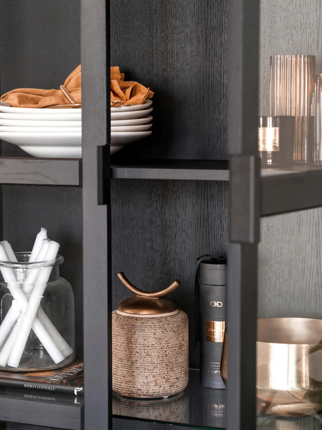 Vitrina de madera de roble Everett