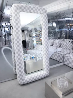 Westwing | Crosby Studios, espejo de pie con marco tapizado Glace