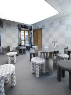 Westwing | Crosby Studios, cojín redondo en tejido bouclé Celeste, Ø 70 cm